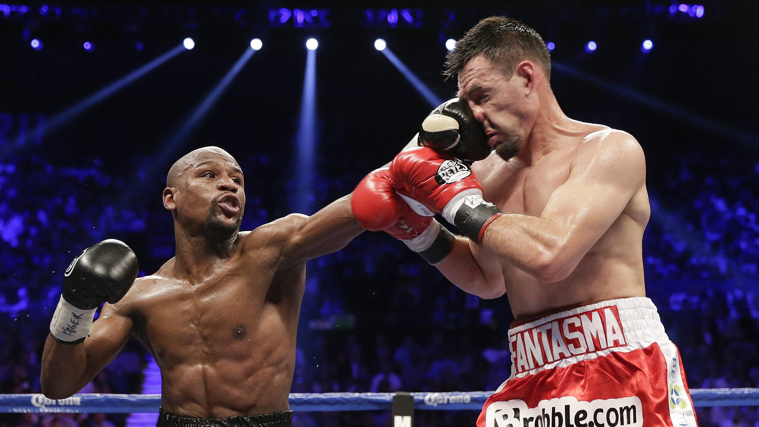 球员连续三场破门